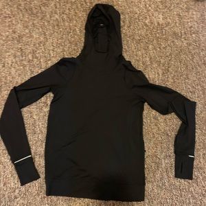 Lululemon Run black pull over.